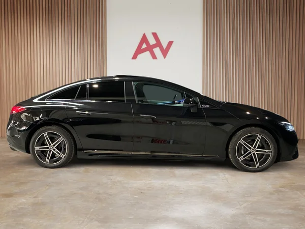 Mercedes-Benz EQE-350 (2022) — foto 24 van 29
