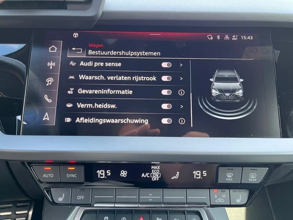 AUDI A3 Sportback (2024) — foto 6 van 22