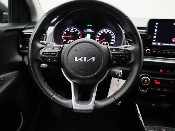 Kia Rio (2023) — foto 35 van 37
