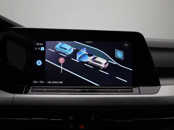 Volkswagen Golf (2021) — foto 14 van 37