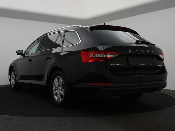 SKODA Superb Combi (2024) — foto 6 van 29