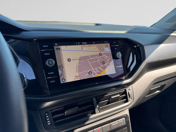 VOLKSWAGEN T-Cross (2023) — foto 13 van 16