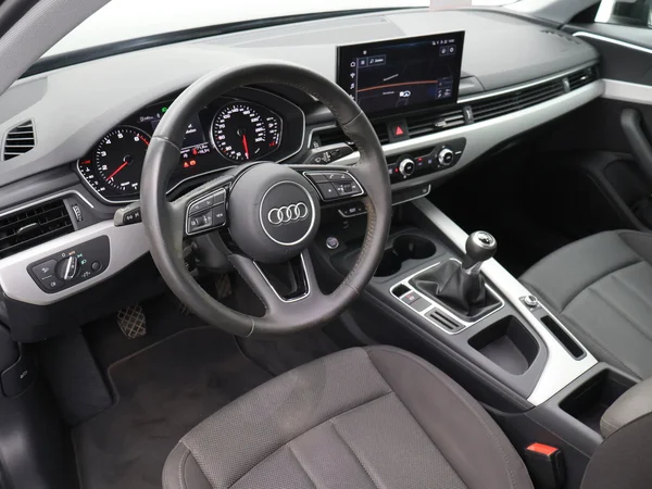 AUDI A4 (2020) — foto 9 van 25