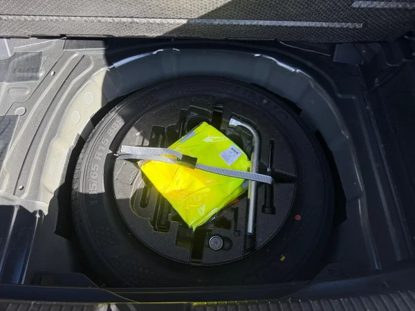 VOLKSWAGEN Polo (2023) — foto 21 van 21