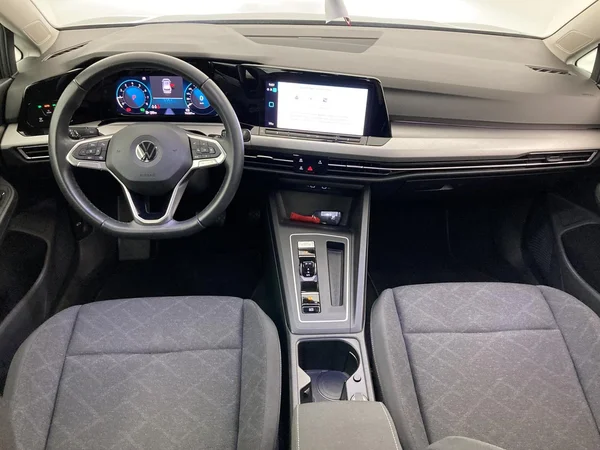 VOLKSWAGEN Golf VIII SW (2022) — foto 3 van 36