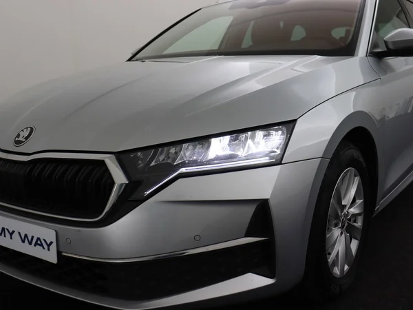 SKODA Octavia Combi (2024) — foto 9 van 20