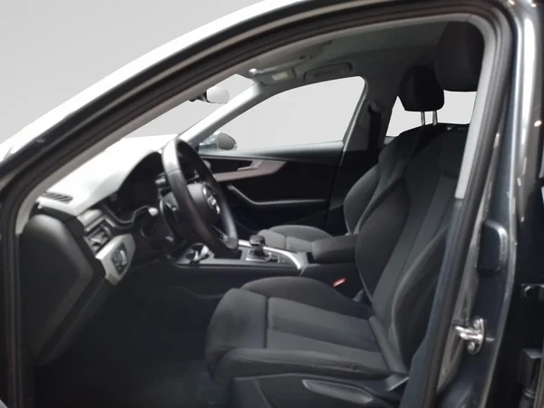 AUDI A4 Avant (2023) — foto 2 van 22