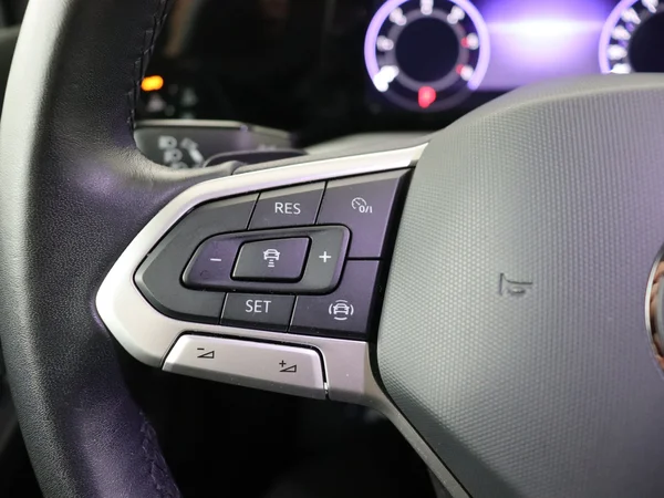 VOLKSWAGEN Golf (2023) — foto 9 van 28