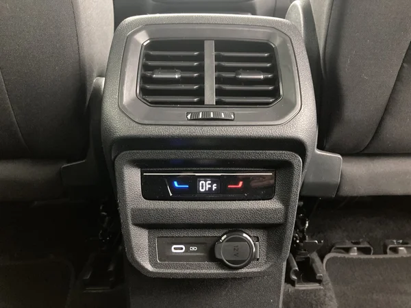 VOLKSWAGEN Tiguan Allspace (2023) — foto 17 van 36