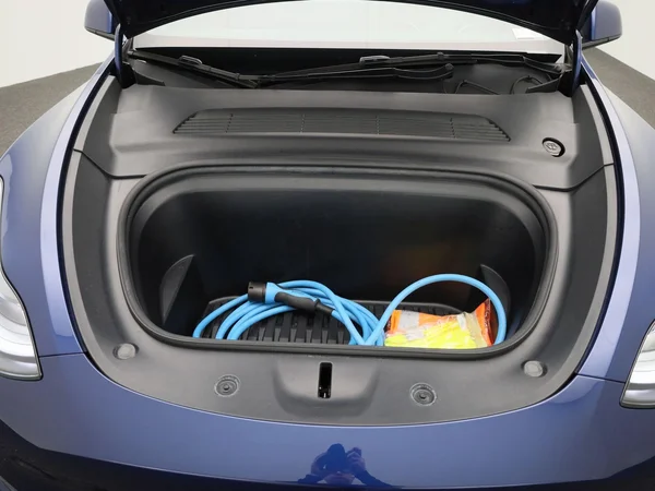 Tesla Model Y (2023) — foto 41 van 52