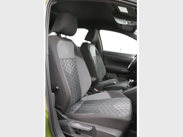 VOLKSWAGEN Taigo (2024) — foto 10 van 26