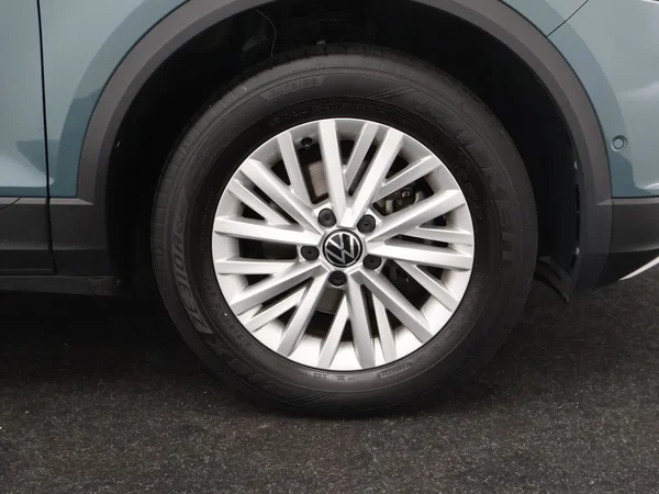 Volkswagen T-Roc (2023) — foto 23 van 27