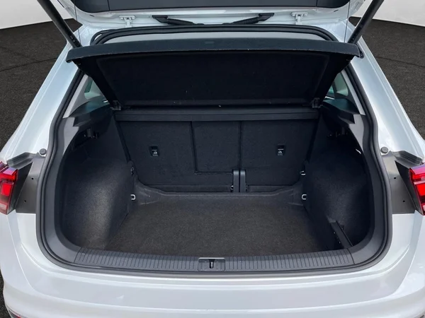 VOLKSWAGEN Tiguan (2022) — foto 19 van 22