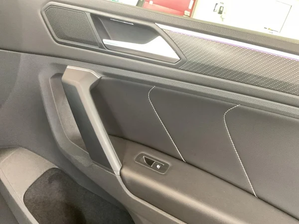 VOLKSWAGEN Tiguan eHybrid (PHEV) (2022) — foto 9 van 22