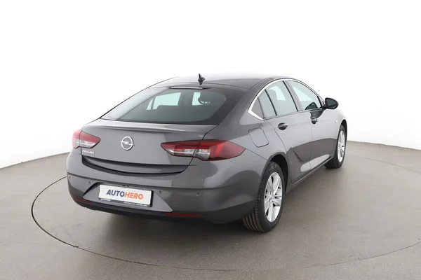 Opel Insignia Grand Sport (2023) — foto 12 van 16