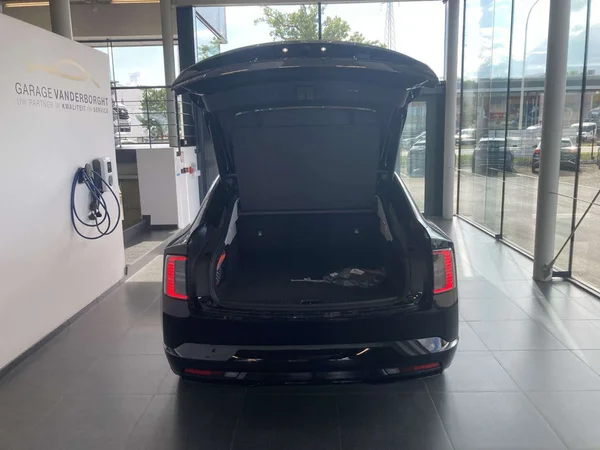Volvo ES90 — foto 16 van 19