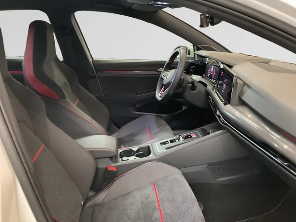 VOLKSWAGEN Golf VIII GTI (2021) — foto 8 van 23