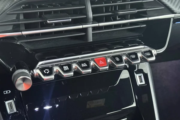 Peugeot 208 (2023) — foto 4 van 24