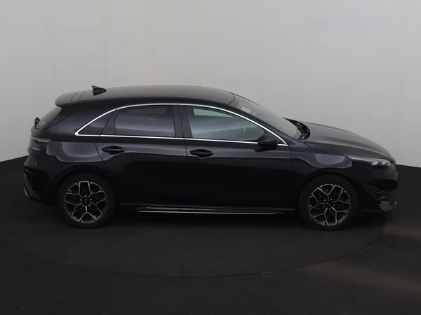 KIA Cee'd (2021) — foto 23 van 27