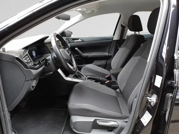 VOLKSWAGEN Polo (2024) — foto 2 van 23