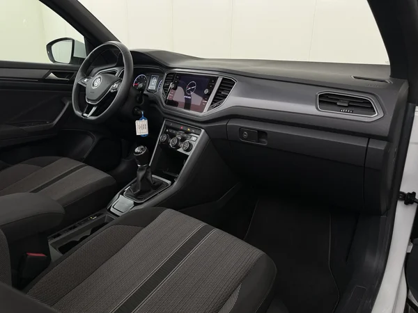 VOLKSWAGEN T-Roc Cabrio (2021) — foto 3 van 29