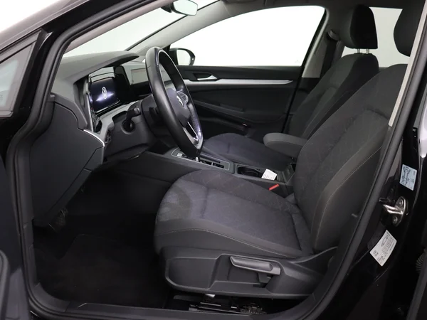 VOLKSWAGEN Golf Variant (2022) — foto 2 van 29