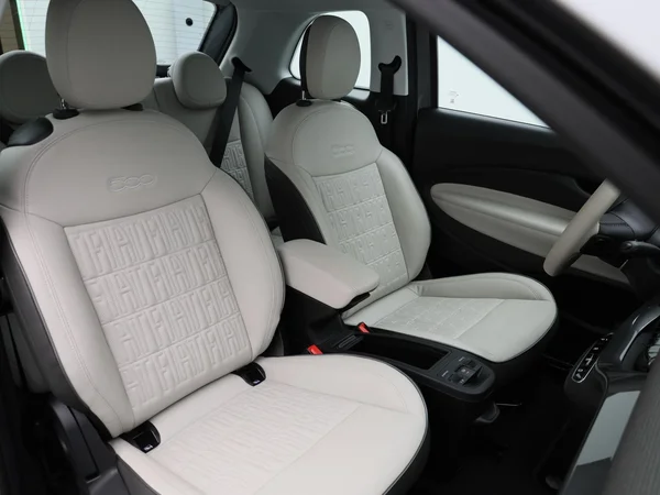 Fiat 500e (2023) — foto 36 van 44