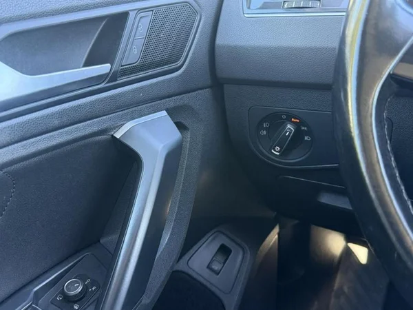 VOLKSWAGEN Tiguan Dsl (2019) — foto 14 van 26