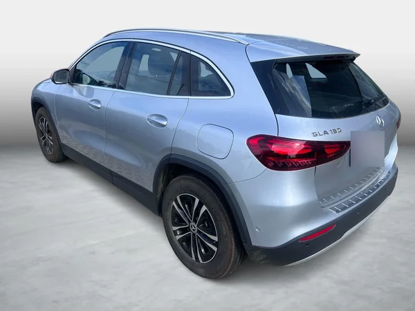 Mercedes-Benz GLA (2025) — foto 11 van 17