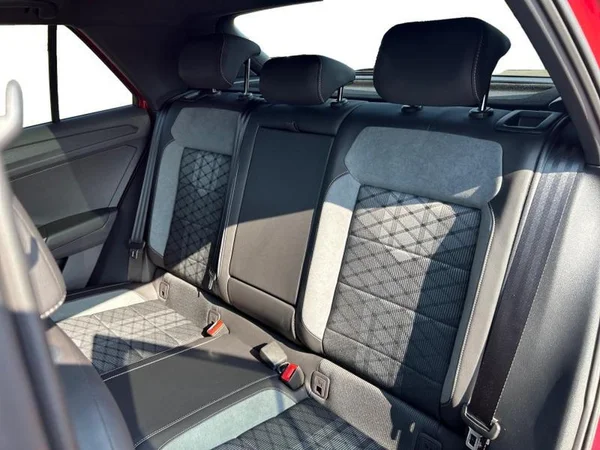 VOLKSWAGEN T-Roc (2025) — foto 4 van 31