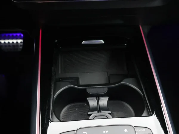 Mercedes-Benz GLA (2022) — foto 15 van 29