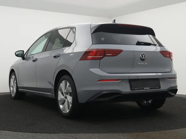 VOLKSWAGEN Golf VIII (2026) — foto 16 van 23