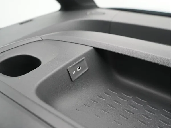 VOLKSWAGEN ID.Buzz (2025) — foto 18 van 44