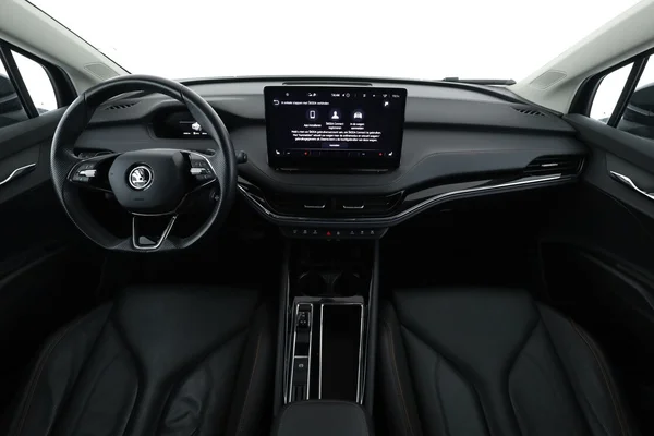 Skoda Enyaq (2021) — foto 4 van 17