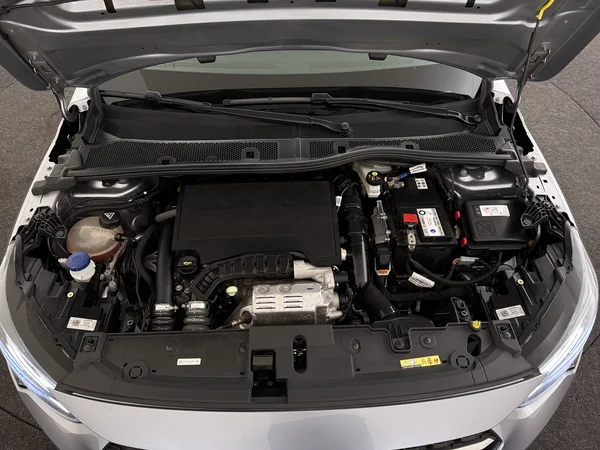 OPEL Corsa (2022) — foto 6 van 27