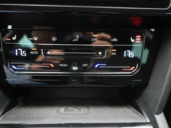 Volkswagen Passat (2024) — foto 16 van 44