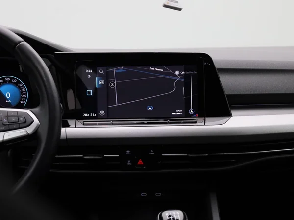 Volkswagen Golf (2021) — foto 40 van 40