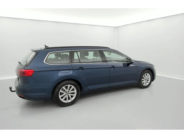 VOLKSWAGEN Passat Variant Dsl (2021) — foto 3 van 36