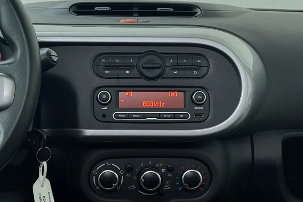 Renault Twingo (2018) — foto 3 van 17