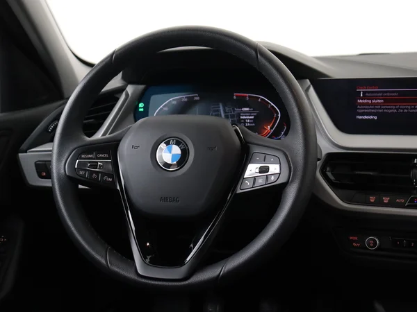 BMW 116 (2023) — foto 14 van 27