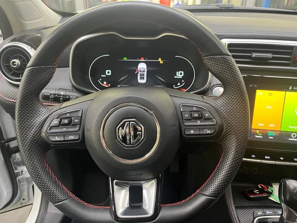 MG ZS (2024) — foto 2 van 19
