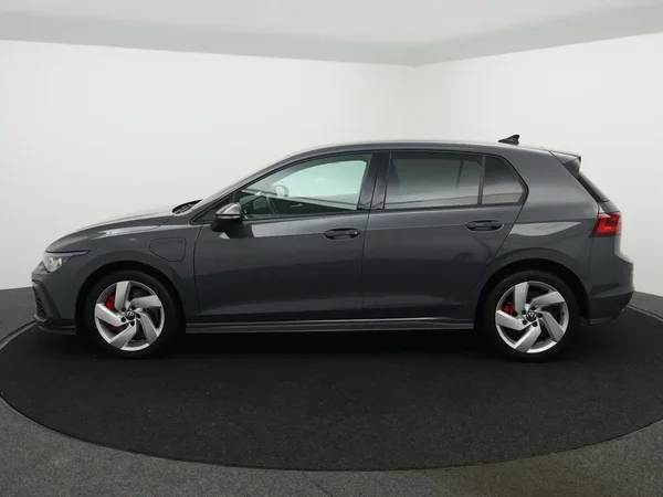 Volkswagen Golf (2022) — foto 26 van 31