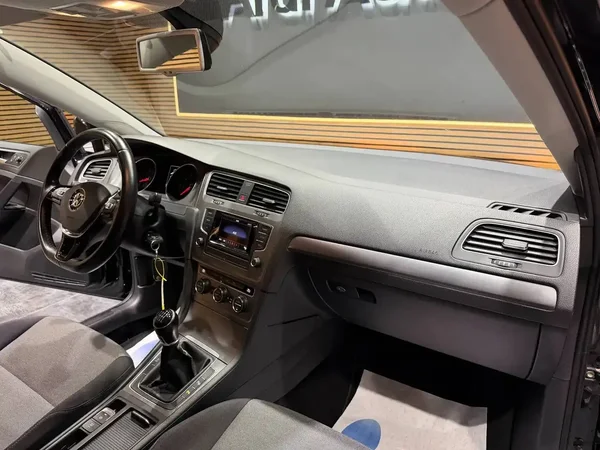 Volkswagen Golf (2016) — foto 6 van 21