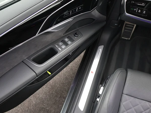 AUDI A8 PHEV (2025) — foto 7 van 27