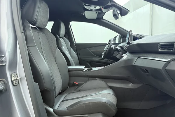 Peugeot 3008 PHEV (2023) — foto 18 van 20