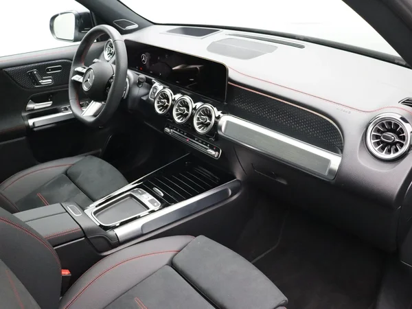 Mercedes-Benz EQB (2026) — foto 17 van 27