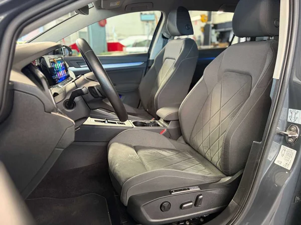 Volkswagen Golf Variant (2022) — foto 18 van 20