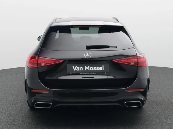 Mercedes-Benz C-Klasse (2023) — foto 29 van 33