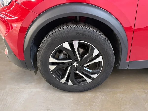 Peugeot 2008 (2020) — foto 2 van 29