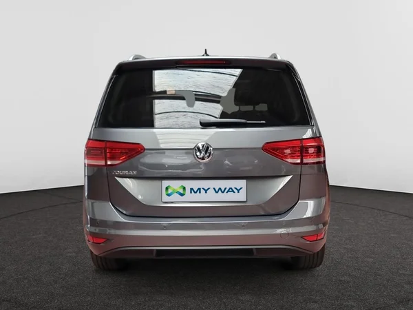 VOLKSWAGEN Touran (2019) — foto 18 van 23